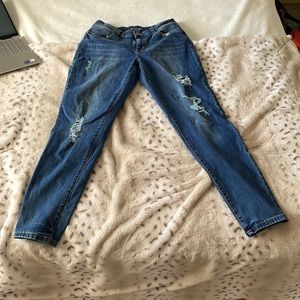 maurices low rise distressed jeans size medium regular